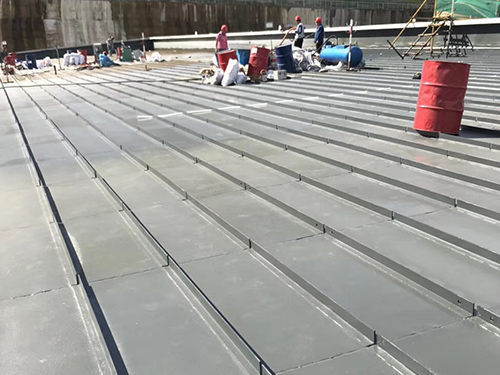 聚脲喷涂更适合做屋面防水工程